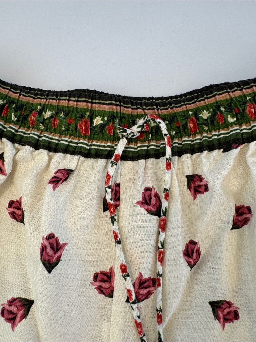 FARM Rio Wonder Rio Linen Blend
Drawstring Shorts - Picture 6 of 16